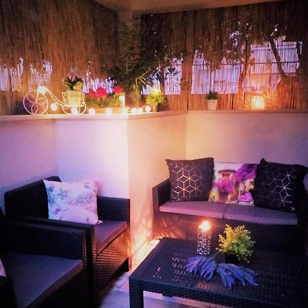 Split Symphony Garden: Modern, New Apartment 外观 照片