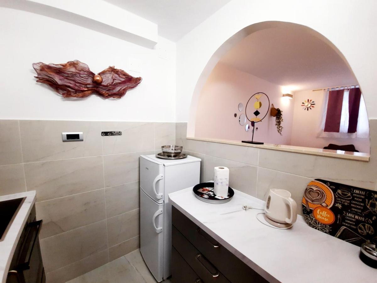 Split Symphony Garden: Modern, New Apartment 外观 照片